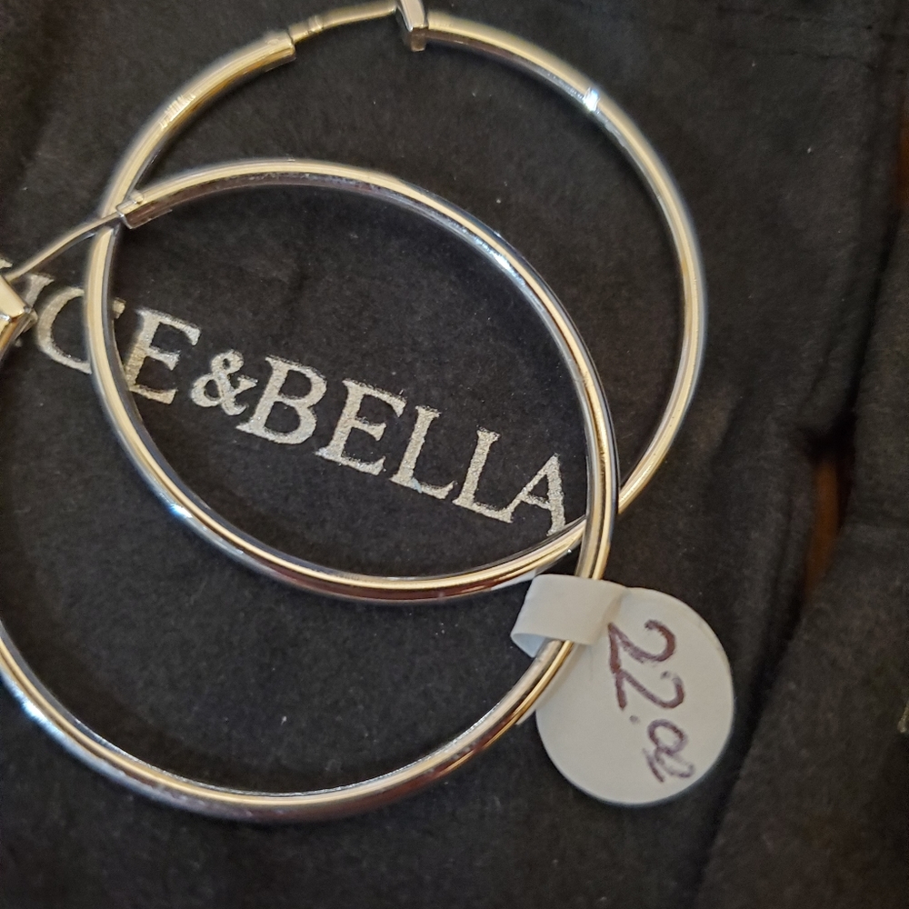 Jewelry - Picture 5 of 15